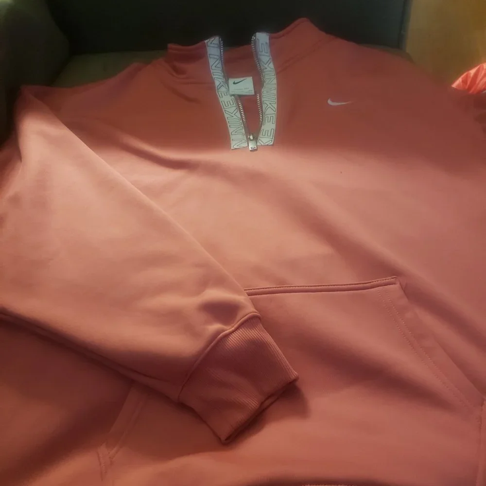 NWOT Nike therma-fit sweatshirt salmon color size XXL very pretty! - Picture 6 of 8